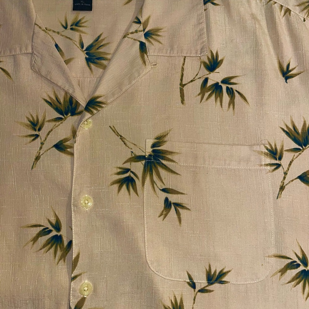 Walter Hagen Golf Cream and Green Casual Button Down Shirt